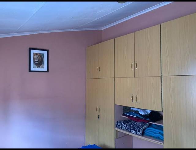 2 BEDROOM HOUSE FOR SALE IN LENASIA SOUTH EXT 1